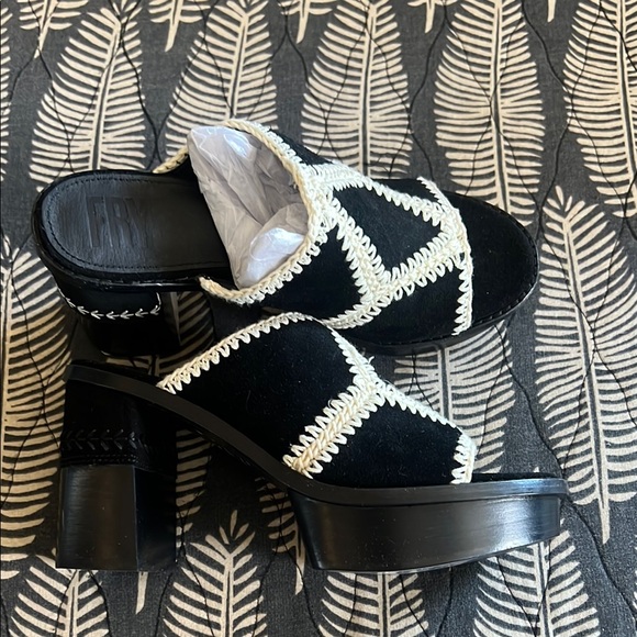 Frye Shoes - Frye Pipa Crochet Black and White Embroidered Platform Slides